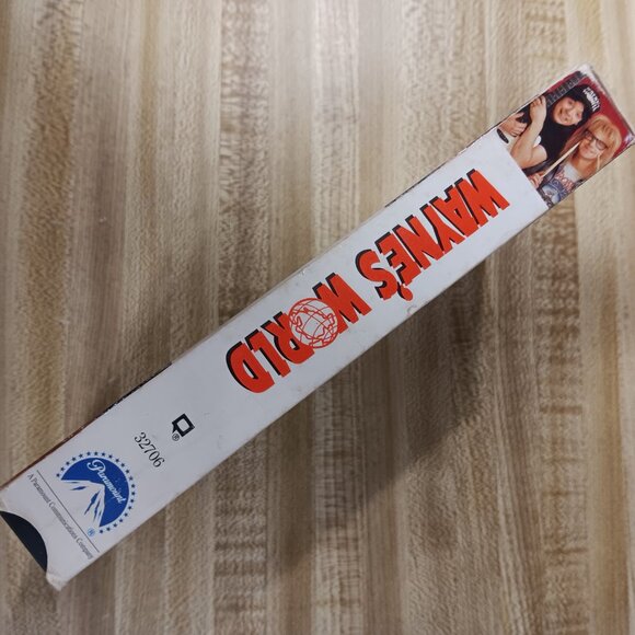 Wayne's World 1992 VHS SNL Mike Myers Dana Carvey Penelope Spheeris VTG 90s Cult - Picture 3 of 8